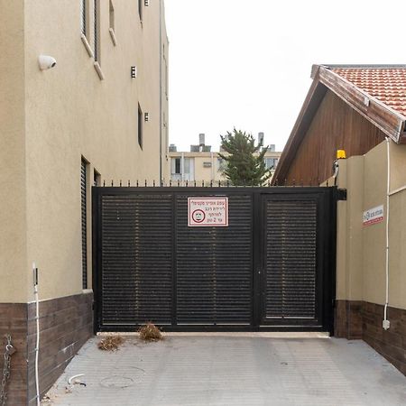Nahal Oz 33 Aparthotel Bat Yam Exteriör bild