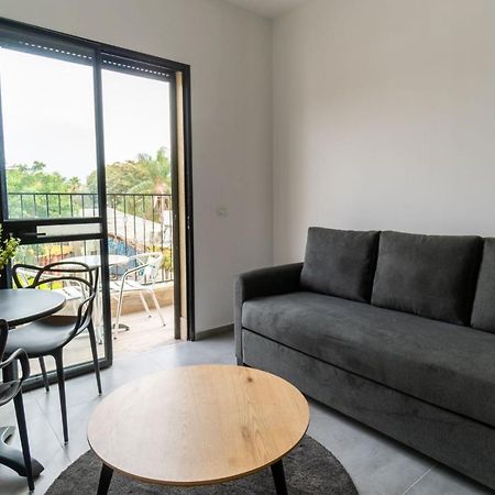 Nahal Oz 33 Aparthotel Bat Yam Exteriör bild
