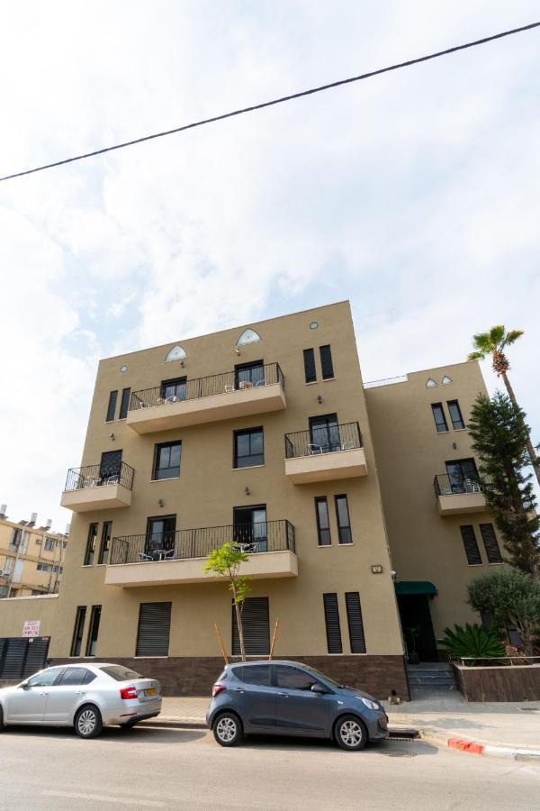Nahal Oz 33 Aparthotel Bat Yam Exteriör bild