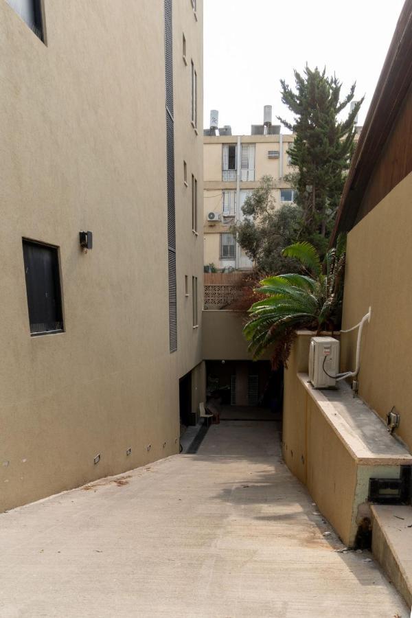 Nahal Oz 33 Aparthotel Bat Yam Exteriör bild